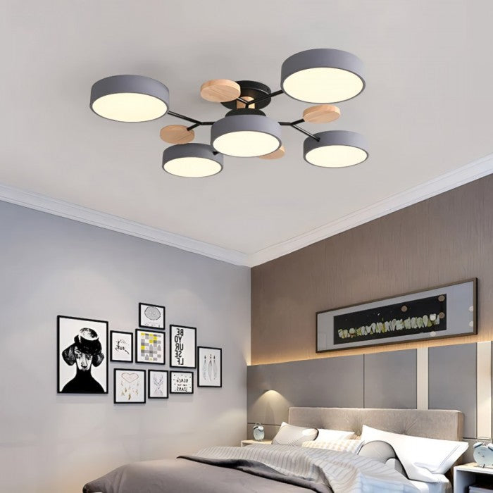 Lampe LED moderne, branches design, lumière douce pour un salon cosy.