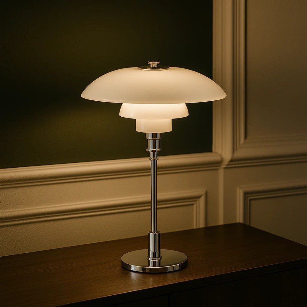 Lampe de table LED en verre, lumière d'ambiance douce, style nordique pour une déco intérieure apaisante.
