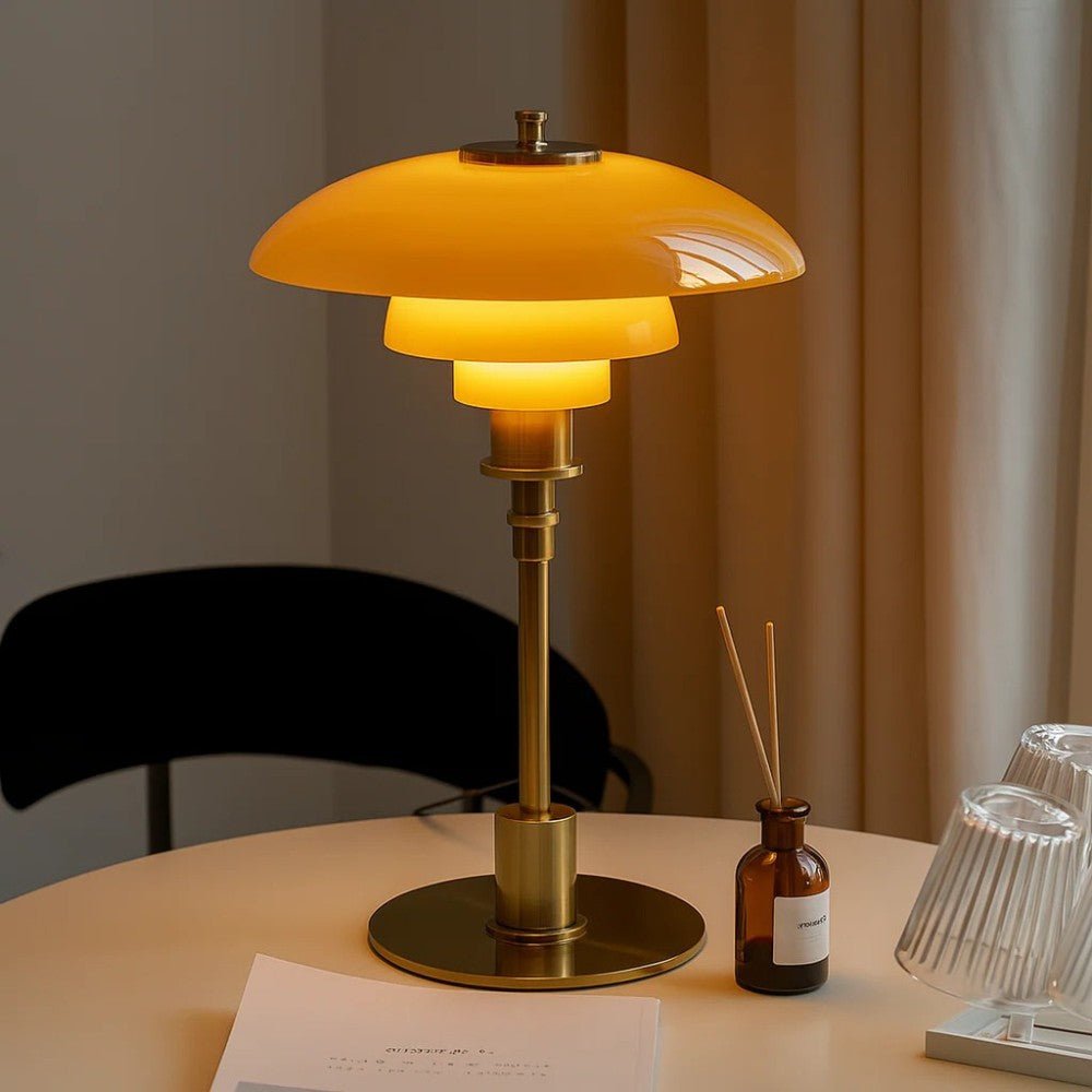 Lampe de table LED nordique en verre et fer, design minimaliste scandinave, lumière d'ambiance douce pour salon.