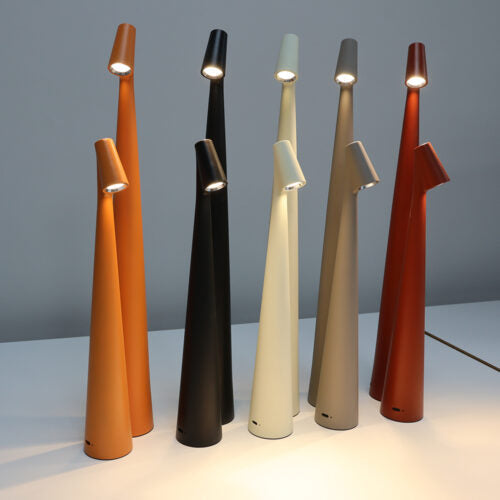 Lampe de table LED sans fil dimmable, design nordique moderne. Parfaite pour une ambiance intérieure.