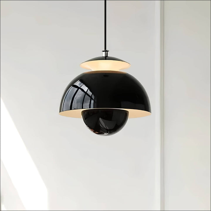 Luminaire plafonnier LED sphérique blanc au design minimaliste, parfait pour chambre ou salon.
