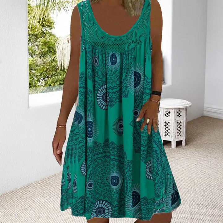 Élégante robe d'été Islanda pour femme, style décontracté chic, offrant confort et légèreté pour l'été.