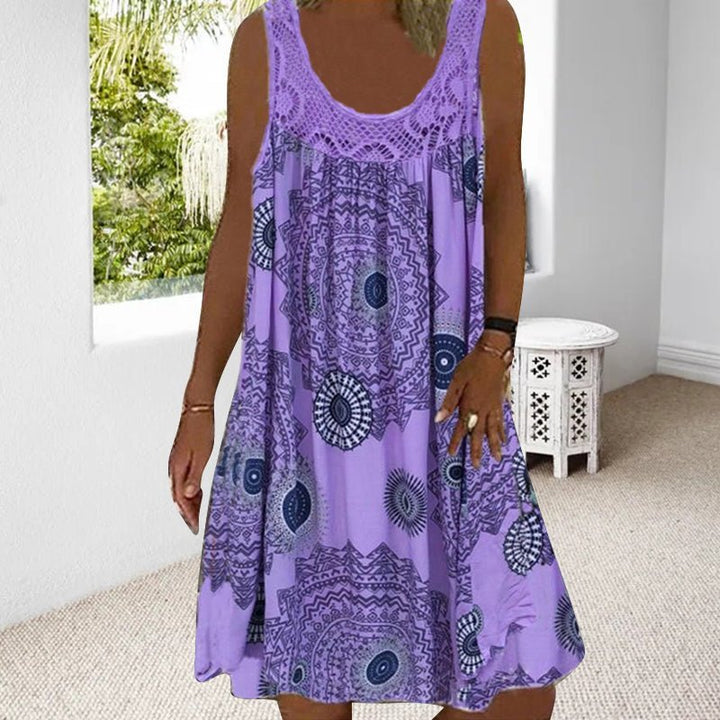 Robe femme confortable et légère pour les vacances. Tenue de plage élégante, parfaite pour l'été.