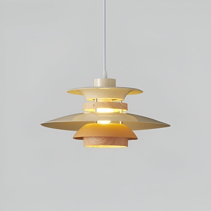 Lustre design moderne avec accent en bois naturel, idéal pour un éclairage chaleureux de salle à manger.