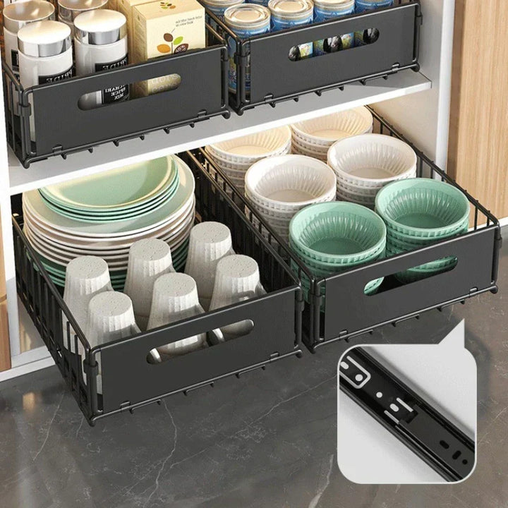 Organisateur multifonction pour condiments et petits pots. Tiroir coulissant pratique pour optimiser le rangement cuisine.