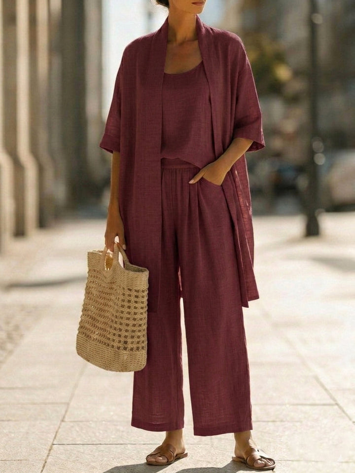 Look complet femme : ensemble 3 pièces minimaliste, confortable & chic. Idéal pour une tenue décontractée moderne.