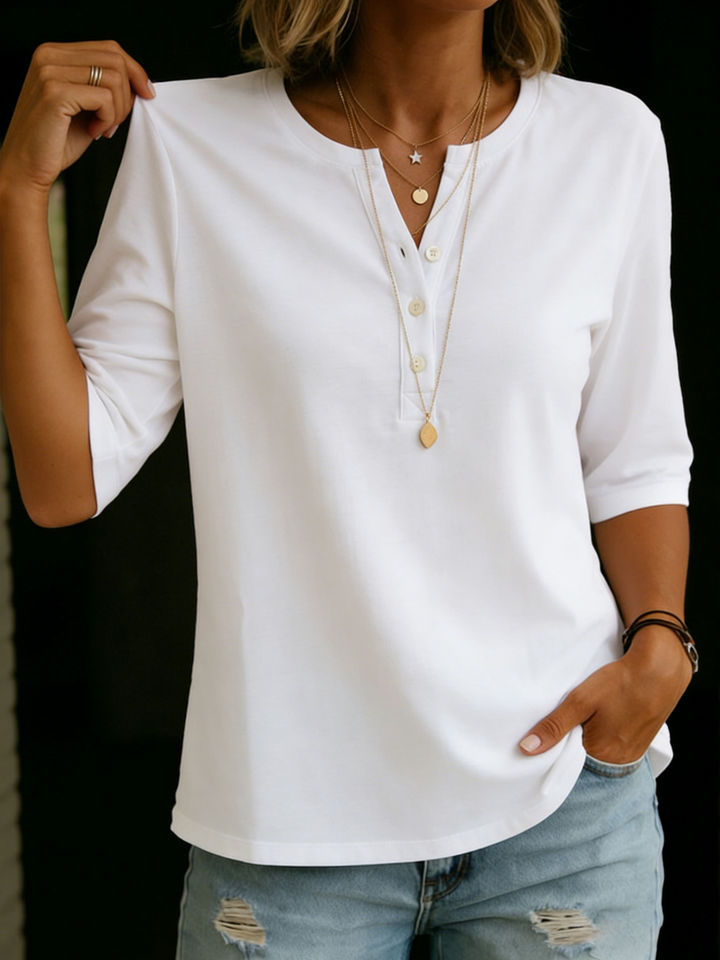 Haut Henley femme doux et respirant, idéal pour le printemps et l'été. Style casual mode féminine.