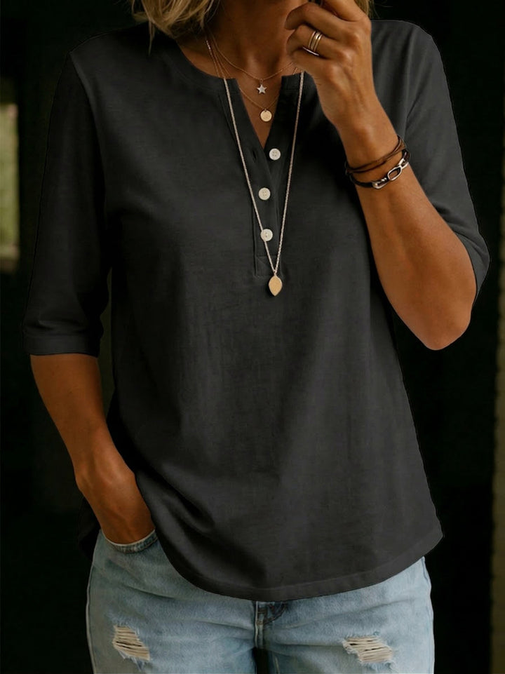 T-shirt femme Henley à manches courtes, parfait pour un look casual décontracté ou superposé.