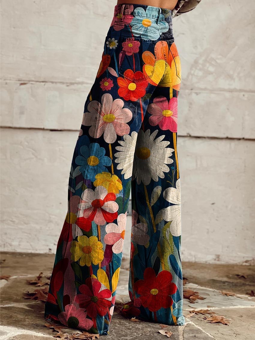 Pantalon évasé femme à motif floral printanier. Coupe large confortable, tissu fluide. Parfait pour les tenues d'été.