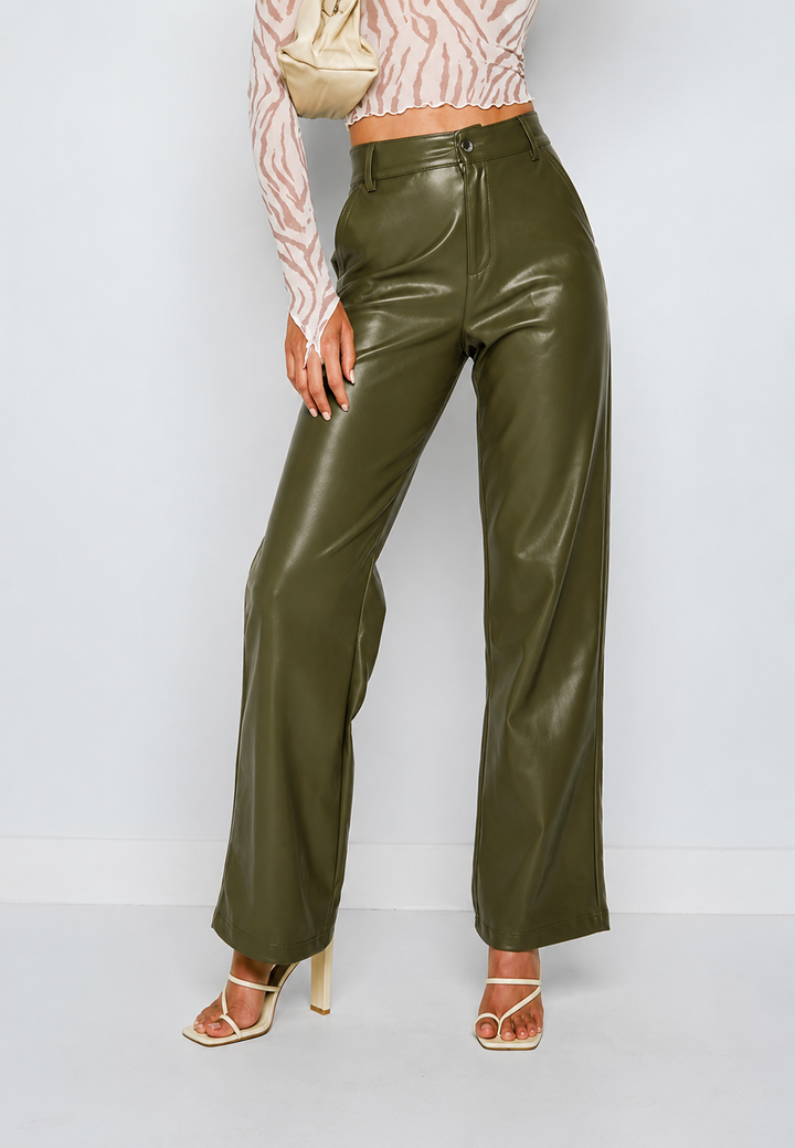 Pantalon élégant femme taille haute, coupe droite, parfait pour la mode automne-hiver. Idéal pour une soirée ou tenue de bureau.