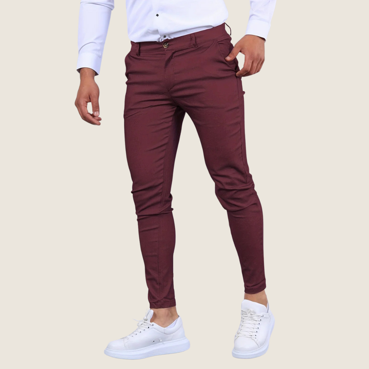 Pantalon homme slim 7/8 bleu marine, élégant et moderne, pour un style habillé ou décontracté chic.