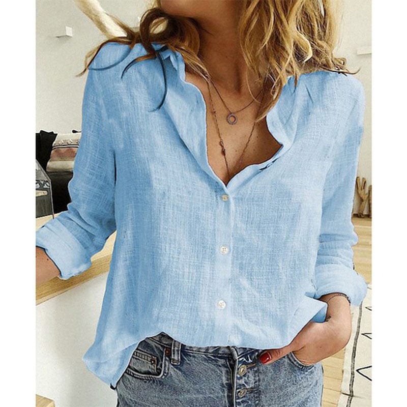 Chemise femme douce et élégante à col, manches longues, offrant confort et style chic pour tous les jours.