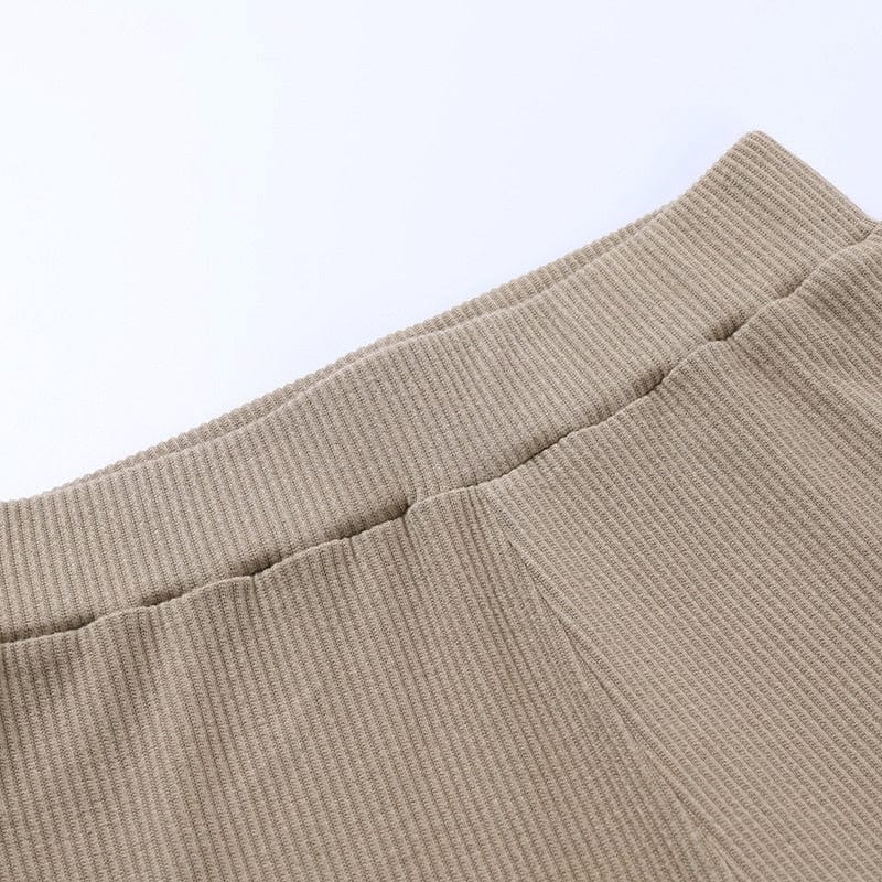 Legging extensible côtelé femme, tissu doux et respirant pour un confort durable au quotidien.