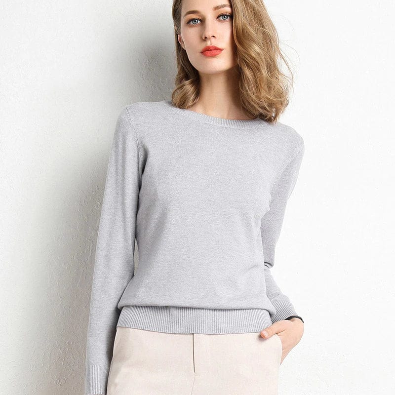 Chandail confortable femme pour l'hiver, pull chaud à manches longues, mode élégante et décontractée.
