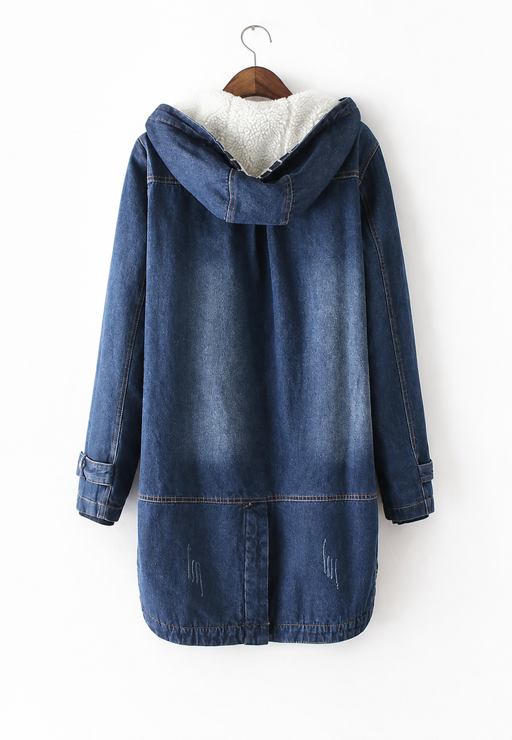 Parka femme longue et chaude, avec capuche. Idéale pour affronter le froid avec style décontracté.