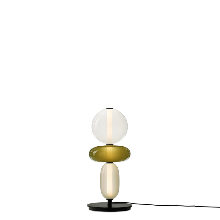 Lampe de sol LED avec abat-jour en verre multicolore, décoration intérieure unique.