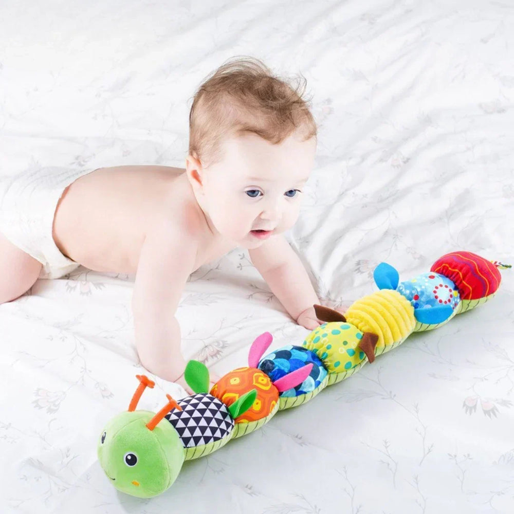 Chenille musicale douce pour bébé, sons stimulants pour l'éveil sensoriel et auditif des nourrissons.