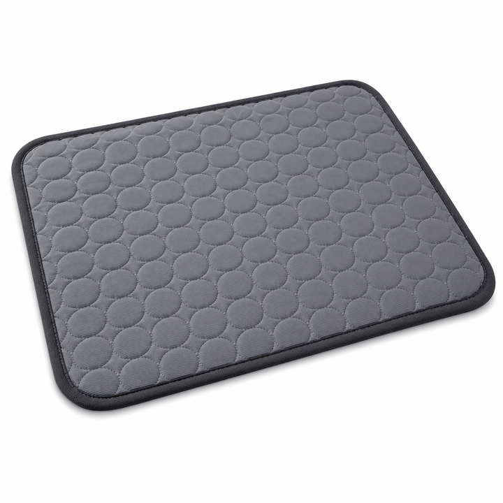 Grand tapis réfrigérant pour chien, confort maximal contre la chaleur estivale.