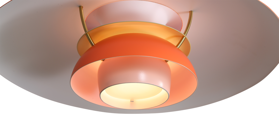 Plafonnier LED glamour et élégant, un lustre design qui transforme l'ambiance de votre intérieur.