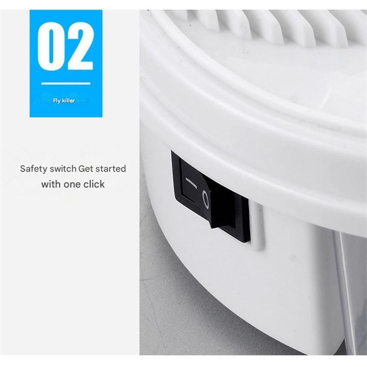 Vue de face du piège électrique domestique, design épuré, pour un intérieur sans insectes. Alimentation USB pratique.