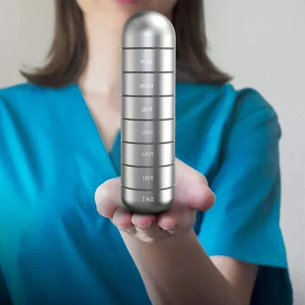 Pilulier étanche 7 jours en aluminium, organiseur compact pour médicaments, idéal voyage et quotidien.