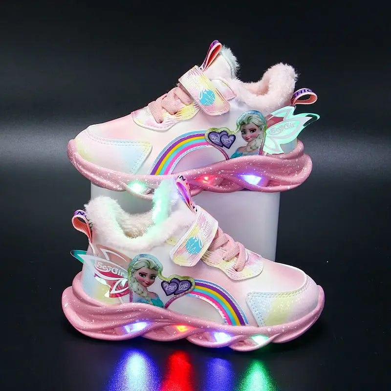 Chaussures confortables et lumineuses pour filles. Baskets roses princesse avec semelle souple et propriétés antidérapantes.
