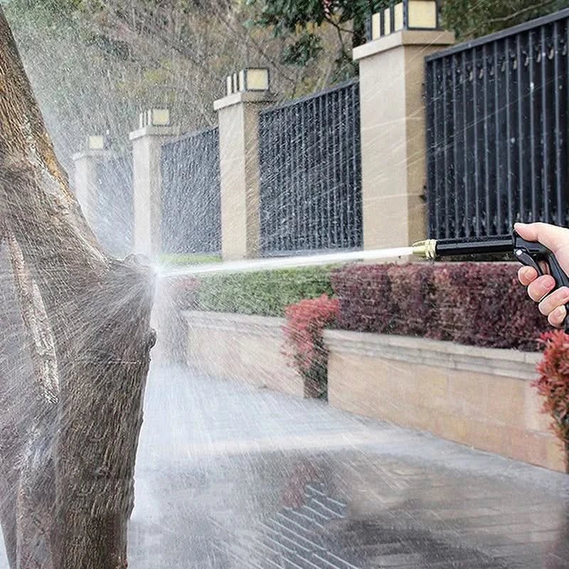 Pistolet d'arrosage jardin polyvalent. Idéal pour l'entretien des plantes, nettoyage des allées et terrasse.