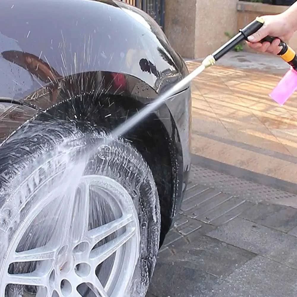 Pistolet haute pression pour lavage voiture rapide et efficace. Nettoyage extérieur sans effort. Buse puissante.