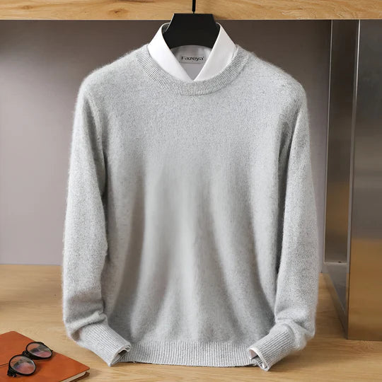 Pullover col rond bleu marine élégant, parfait pour une mode masculine raffinée et intemporelle.