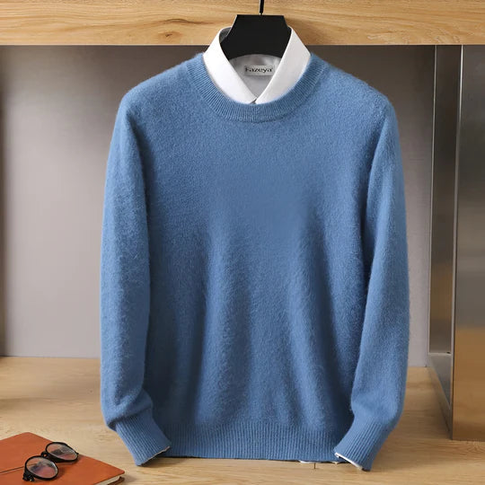 Chaud pull homme col rond gris, parfait pour affronter le froid de l'hiver avec style et confort.