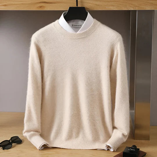 Basique pull homme col rond intemporel, indispensable pour toute garde-robe masculine moderne.