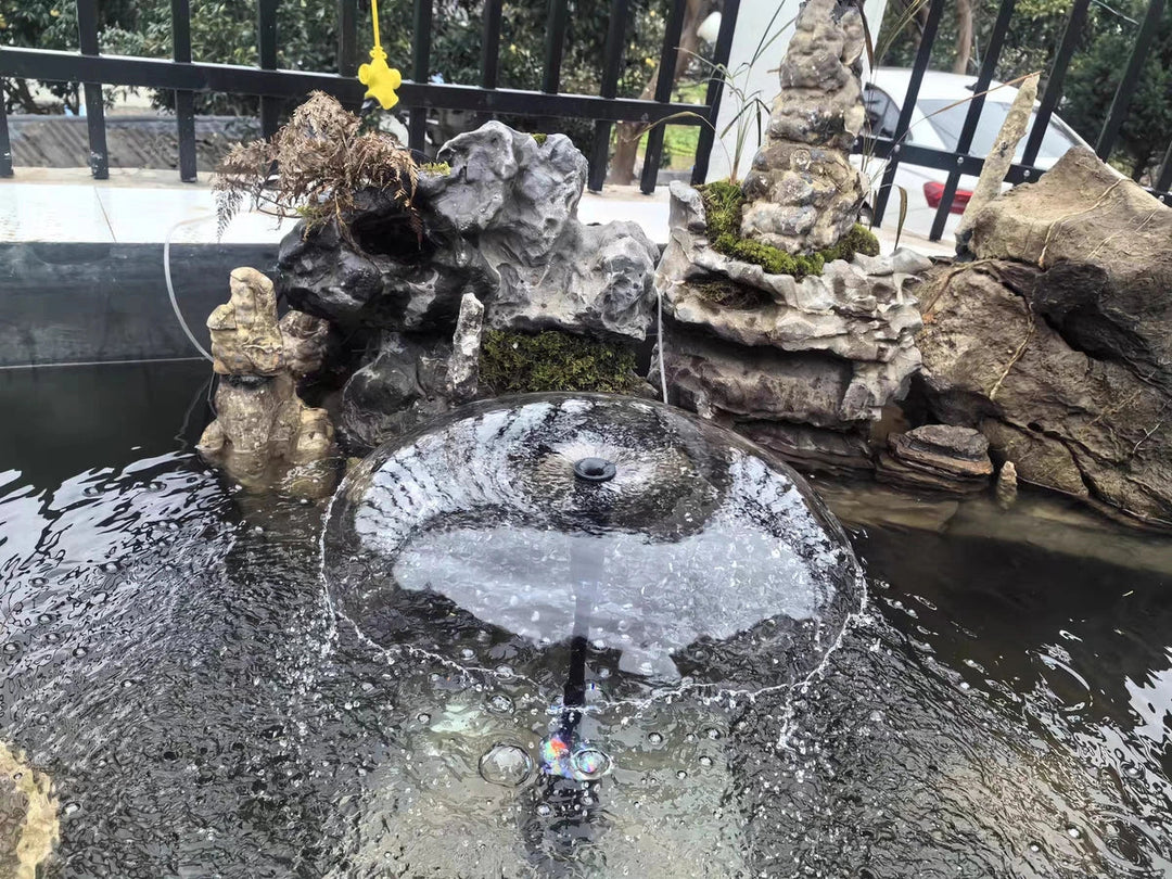 Détail de la pompe de fontaine AquaFlex Pro, robuste et performante pour l'extérieur et le jardin.