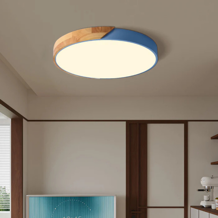 Luminaire plafond LED intégré, design scandinave en bois, pour un éclairage contemporain et chaleureux.