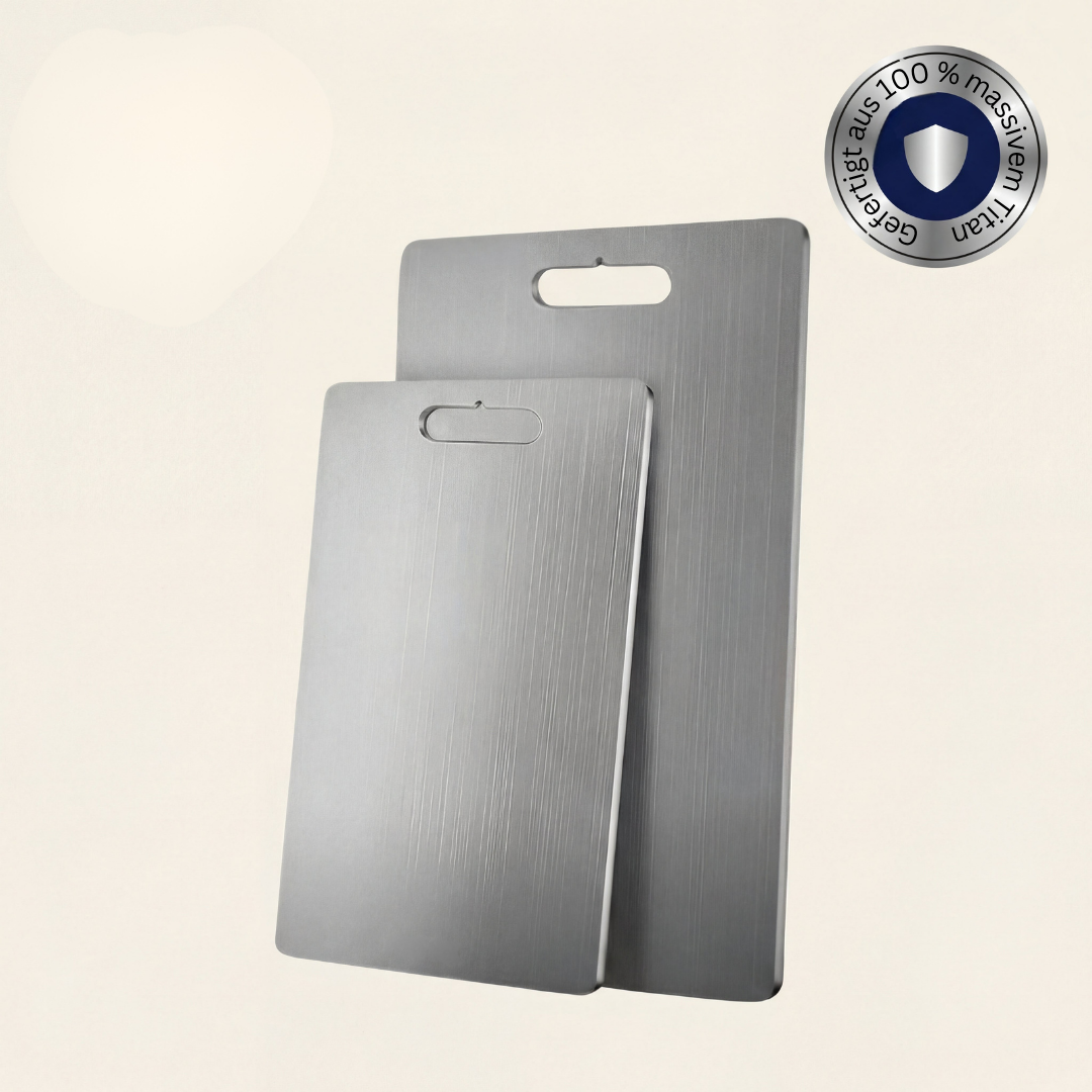 Planche à découper en titane hygiénique pour cuisine, durable et facile à nettoyer.