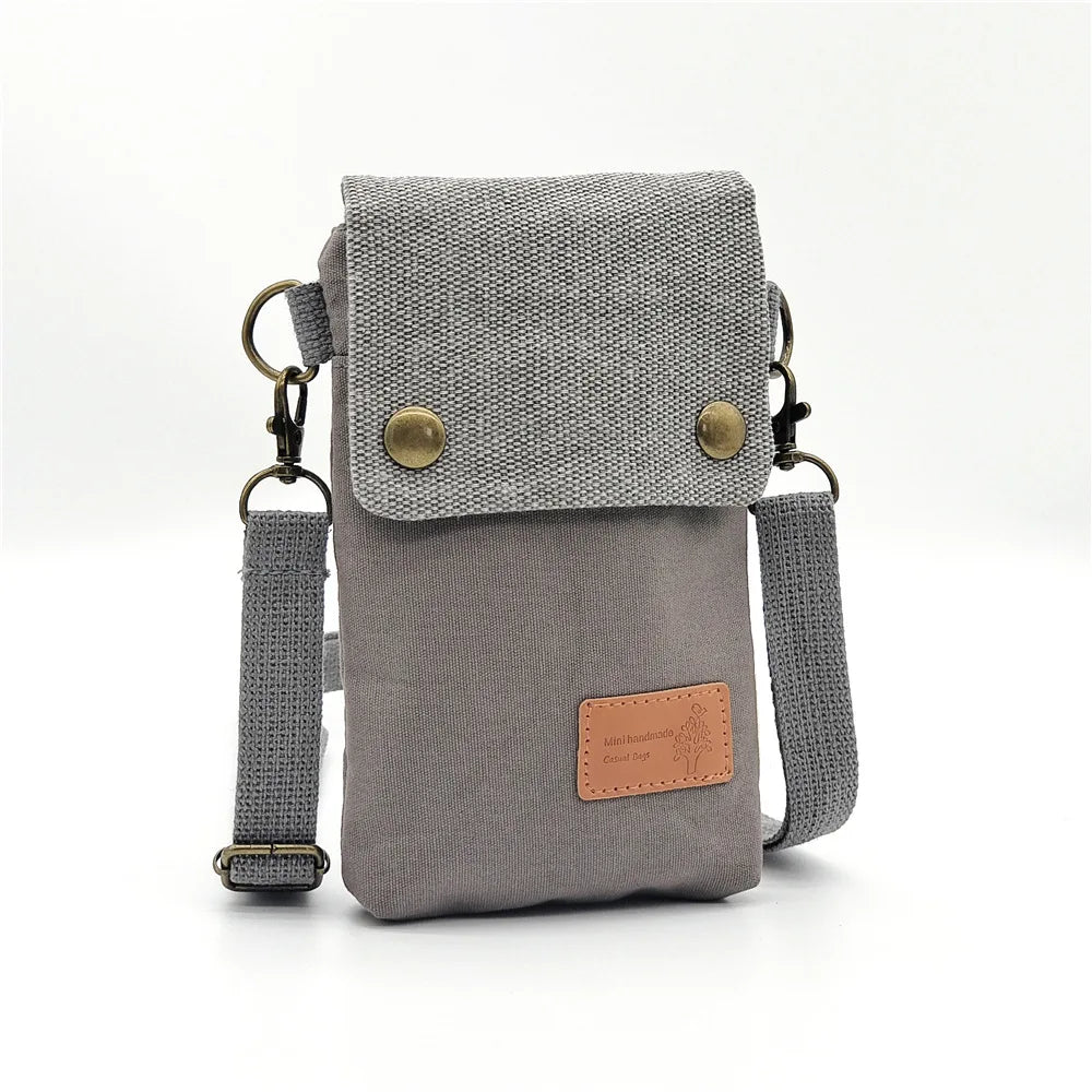 Pochette femme Linoé pour smartphone, conçue pour l'organisation et la légèreté, parfaite pour les journées chargées.