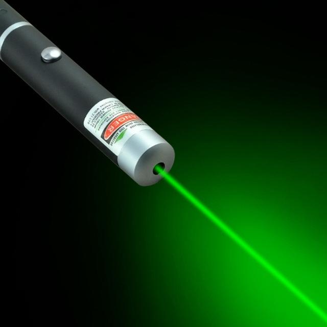 Accessoire bureau: pointeur laser multicouleur (rouge, vert, bleu violet) haute précision pour ciblage facile.