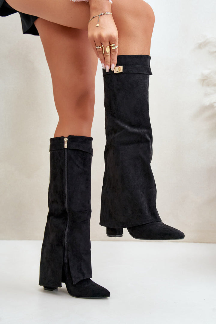 Bottes Apollonia femme, hauteur genou, complètent un look mode chic d'automne avec élégance et confort.