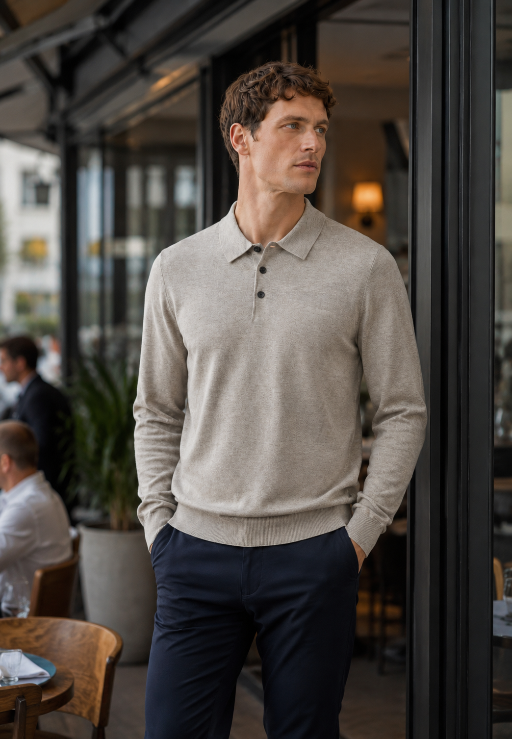 Polo chic pour homme, col boutonné, parfait pour un style polyvalent et décontracté.
