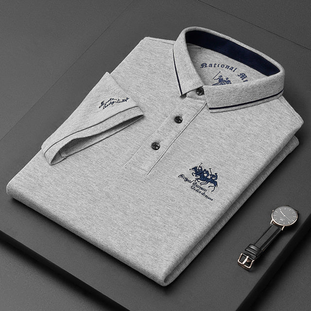 Polo décontracté chic pour homme, manches courtes. Essentiel de la mode masculine pour un look moderne.