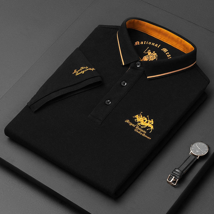 Polo homme mode masculine, coupe ajustée, manches courtes. Idéal pour un style chic et décontracté polyvalent.