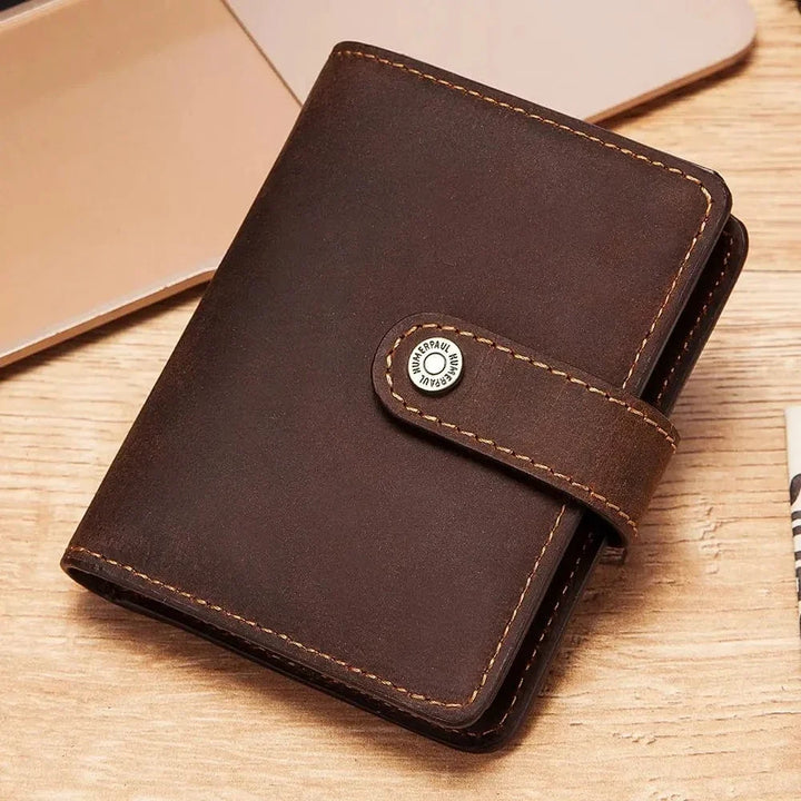 Dos du porte-monnaie homme en cuir Crazy Horse. Profil mince et protection RFID pour usage quotidien.