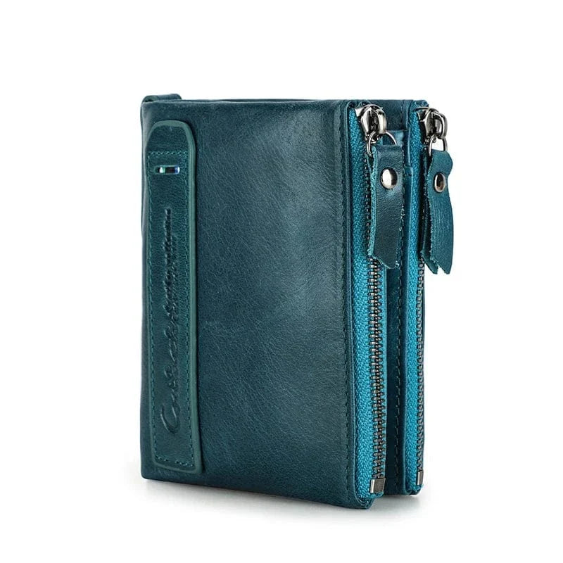 Porte-cartes en cuir compact pour femme, bordeaux, accessoire discret et fonctionnel.
