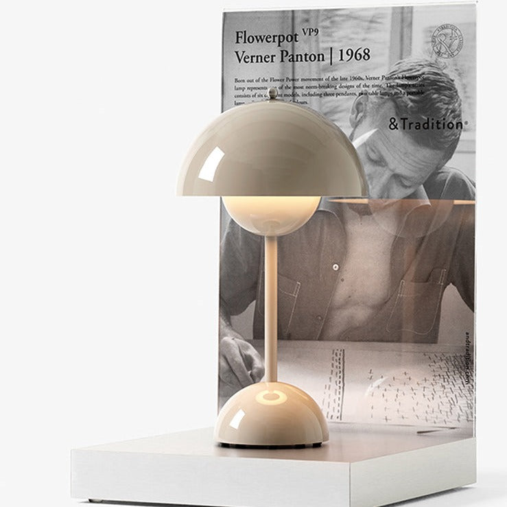 Sublime lampe de table rétro LED dimmable, design d'abat-jour unique pour une lumière personnalisée.