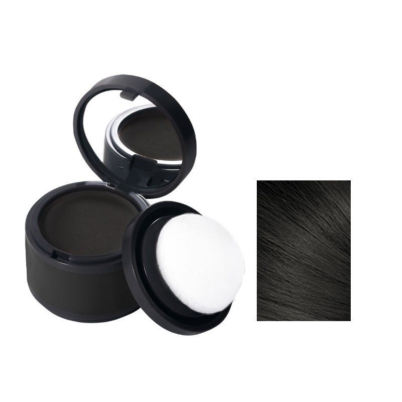 Maquillage capillaire poudre pour couvrir les cheveux blancs et donner un volume naturel discret.