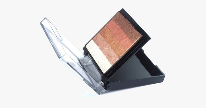 Poudre illuminatrice beauté scintillante golden goddess pour un teint éclatant. Idéale comme blush ou bronzer femme.