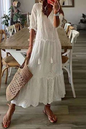 Superbe robe florale longue bohème pour femme, style décontracté. Parfaite pour l'été et les jours de plage.