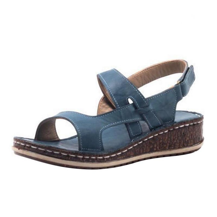 Design moderne: Sandales compensées femme élégantes et réglables, idéales pour toutes vos tenues estivales.