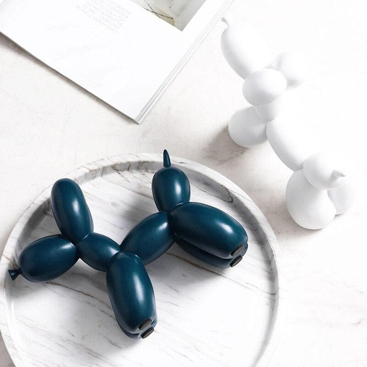 Décoration maison moderne: sculpture chien ballon en résine. Ajoute une touche artistique et luxe à votre intérieur.