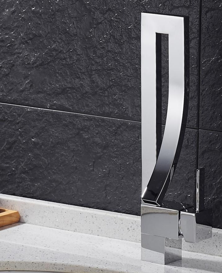 Robinet de lavabo design pour une salle de bain chic, moderne et au look incomparable.