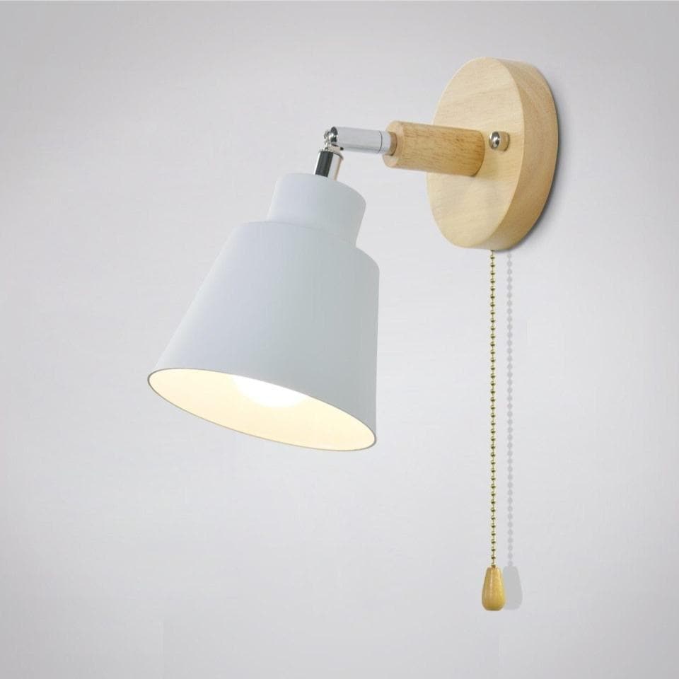 Applique murale réglable noire, style minimaliste, parfaite pour éclairage fonctionnel d'un couloir ou bureau.
